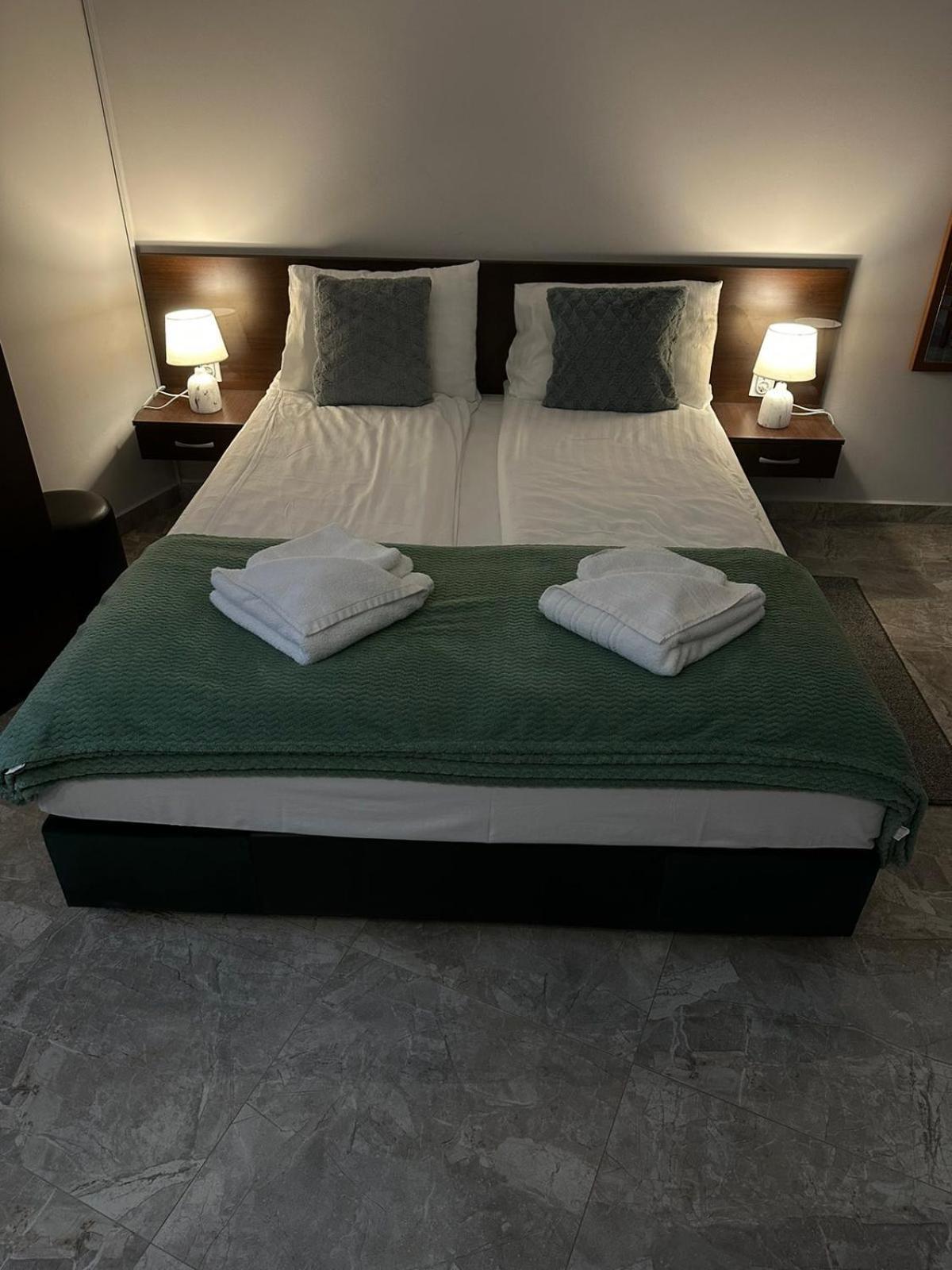 Fenix Apartments 소코 반자 외부 사진